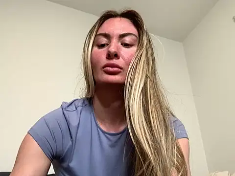 Snapshot of Alyssa_rhoades chatting on May 30, 2026, 1:01 am Alyssa rhoades online show from May 30, 2026, 1:01 am