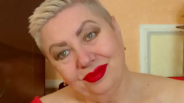 LadyPosh online show from April 28, 2026, 10:14 pm
