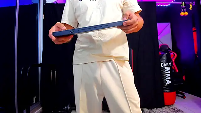 Snapshot of Aydenmiller96 chatting on November 4, 2025, 1:26 pm Aydenmiller96 online show from November 4, 2025, 1:26 pm