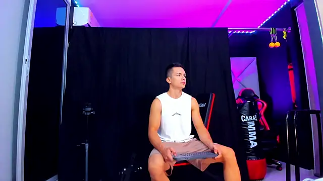 Snapshot of Aydenmiller96 chatting on November 3, 2025, 12:05 am Aydenmiller96 online show from November 3, 2025, 12:05 am