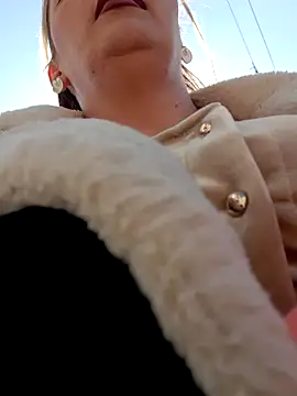 Snapshot of Dirtyfeelin chatting on March 4, 2025, 11:51 am Dirtyfeelin online show from March 4, 2025, 11:51 am