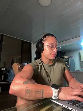 Snapshot of afroditaP_ chatting on March 5, 2026, 10:48 pm afroditaP online show from March 5, 2026, 10:48 pm