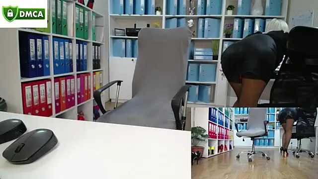 Snapshot of secret-office chatting on June 10, 2026, 5:19 am secret-office online show from June 10, 2026, 5:19 am