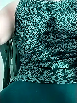 Snapshot of sexy_fit_guy_on_cam chatting on November 28, 2025, 2:17 pm sexy fit guy on cam online show from November 28, 2025, 2:17 pm