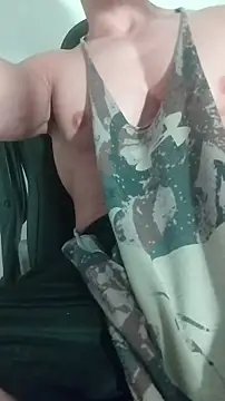 Snapshot of sexy_fit_guy_on_cam chatting on December 1, 2025, 5:19 am sexy fit guy on cam online show from December 1, 2025, 5:19 am