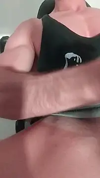 Snapshot of sexy_fit_guy_on_cam chatting on November 12, 2025, 3:38 pm sexy fit guy on cam online show from November 12, 2025, 3:38 pm