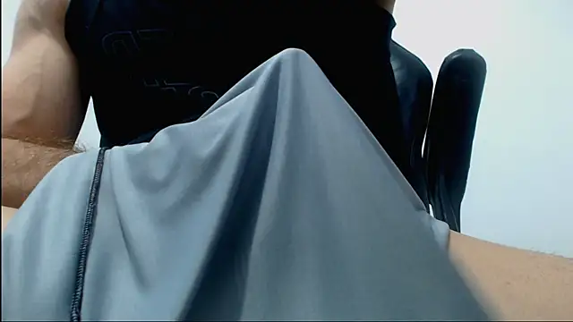 Snapshot of sexy_fit_guy_on_cam chatting on April 8, 2026, 3:46 pm sexy fit guy on cam online show from April 8, 2026, 3:46 pm