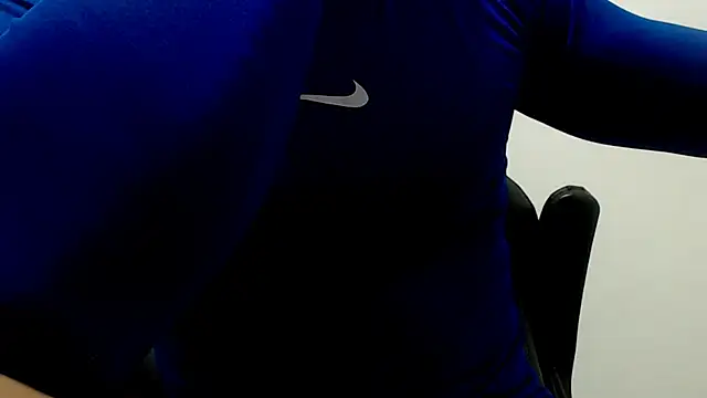 Snapshot of sexy_fit_guy_on_cam chatting on November 30, 2025, 2:23 am sexy fit guy on cam online show from November 30, 2025, 2:23 am