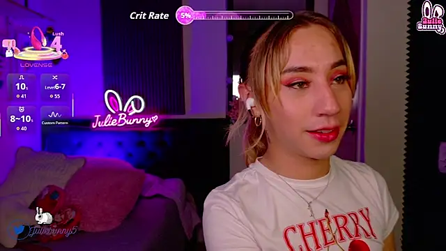 Snapshot of Littlebunny21 chatting on May 25, 2026, 1:38 am Littlebunny21 online show from May 25, 2026, 1:38 am
