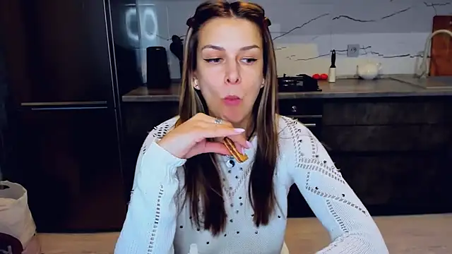 AlexiaDarren online show from February 17, 2025, 7:12 pm