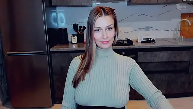 AlexiaDarren online show from February 12, 2025, 7:02 pm