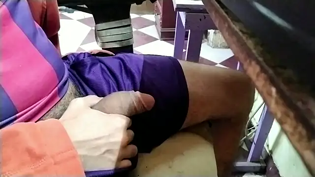 Snapshot of growing20yo chatting on November 29, 2025, 12:44 am growing20yo online show from November 29, 2025, 12:44 am