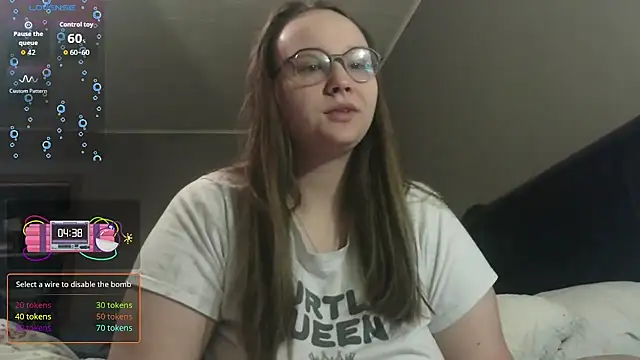 ZeTurtleMaster online show from November 18, 2025, 3:32 am