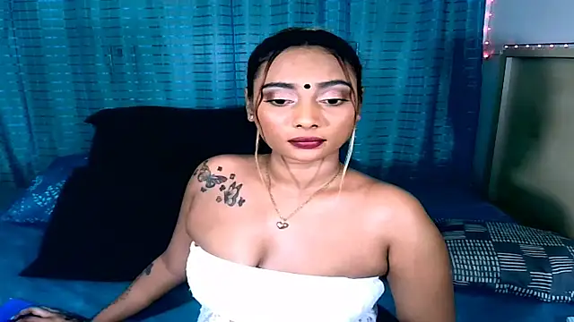 sexyindianchic online show from April 13, 2026, 7:29 pm