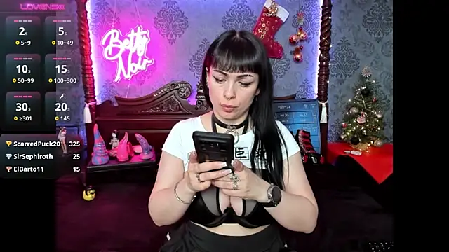 BettyNoir online show from December 2, 2025, 9:49 pm