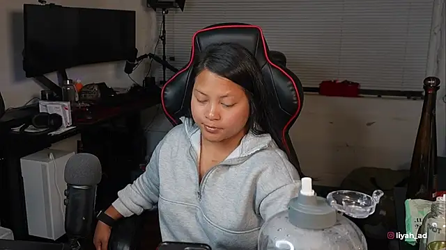 Bubbleliyah online show from October 10, 2025, 4:13 am