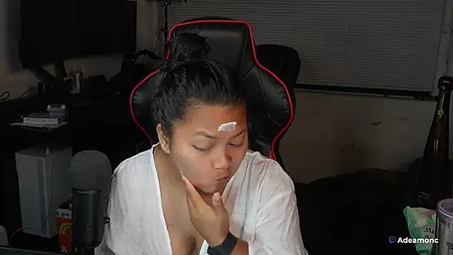 Bubbleliyah online show from October 13, 2025, 11:01 am