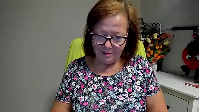 Snapshot of Adelewildx chatting on July 9, 2026, 3:18 am Adelewildx online show from July 9, 2026, 3:18 am