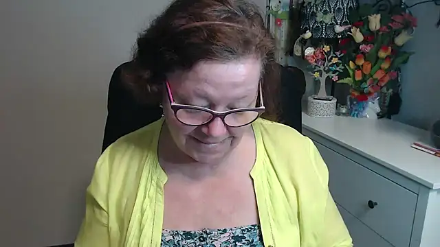 Adelewildx online show from May 6, 2026, 3:32 am