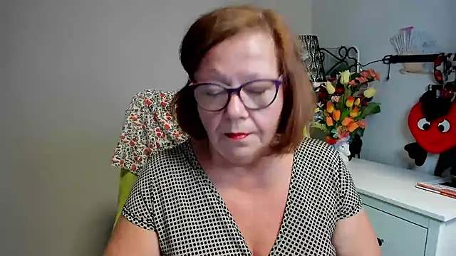 Snapshot of Adelewildx chatting on June 25, 2026, 5:12 am Adelewildx online show from June 25, 2026, 5:12 am