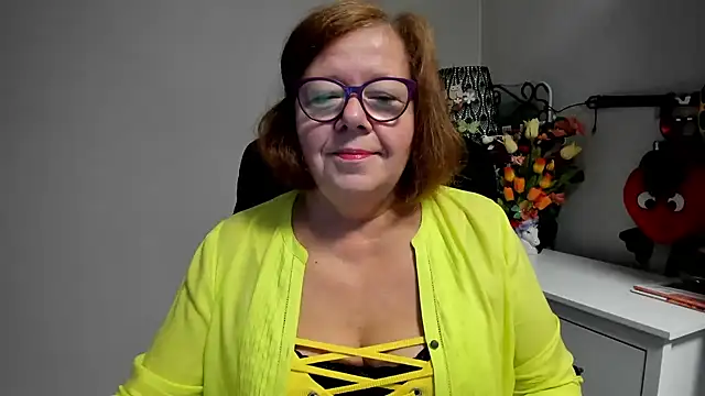 Snapshot of Adelewildx chatting on July 13, 2026, 3:28 am Adelewildx online show from July 13, 2026, 3:28 am
