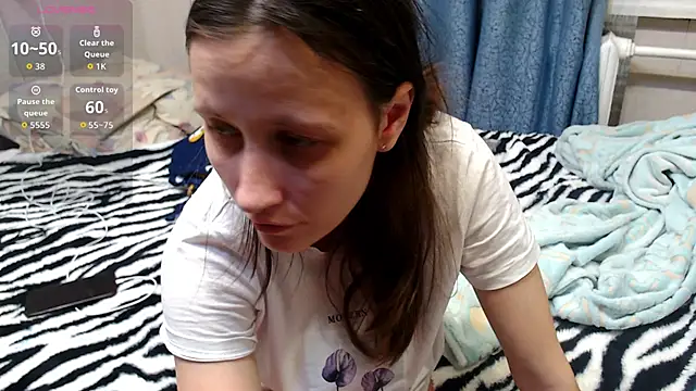 Snapshot of alisacucumber chatting on November 25, 2025, 1:22 pm alisacucumber online show from November 25, 2025, 1:22 pm