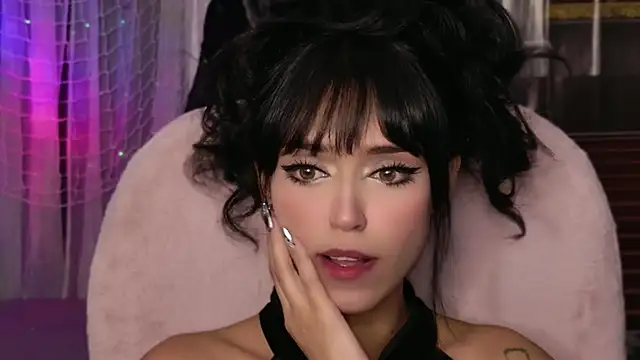 Snapshot of YourKatt chatting on October 16, 2025, 4:21 am YourKatt online show from October 16, 2025, 4:21 am