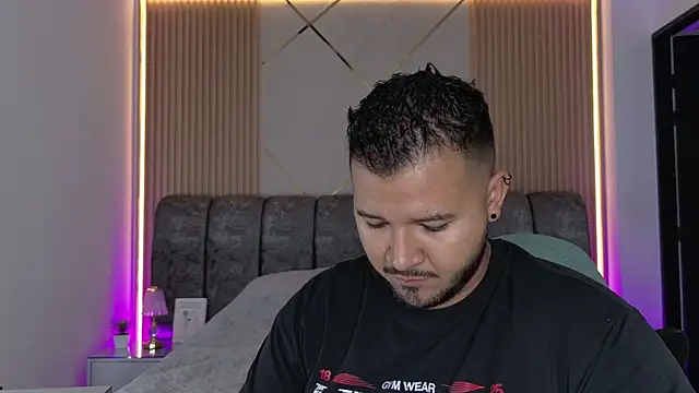 Snapshot of mister_miike chatting on July 25, 2026, 3:03 am mister miike online show from July 25, 2026, 3:03 am