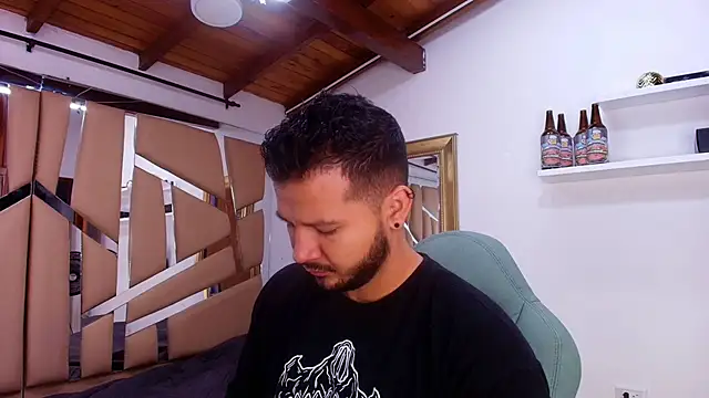 Snapshot of mister_miike chatting on October 9, 2025, 3:07 am mister miike online show from October 9, 2025, 3:07 am