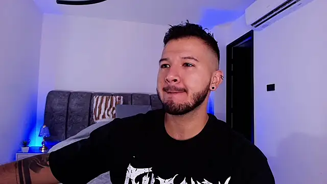 Snapshot of mister_miike chatting on November 27, 2025, 3:07 am mister miike online show from November 27, 2025, 3:07 am