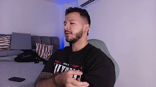 Snapshot of mister_miike chatting on November 9, 2025, 3:21 am mister miike online show from November 9, 2025, 3:21 am