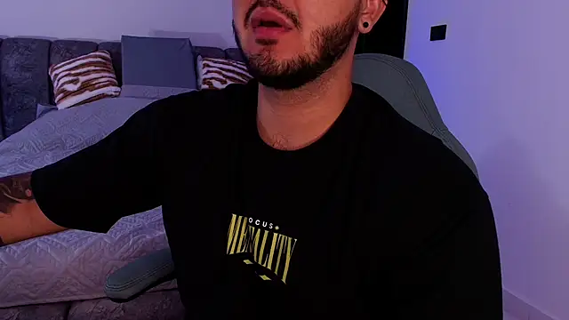 Snapshot of mister_miike chatting on November 22, 2025, 3:05 am mister miike online show from November 22, 2025, 3:05 am