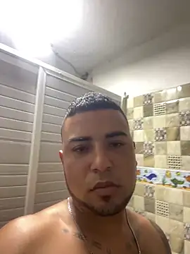 Snapshot of elian-24 chatting on October 6, 2025, 10:32 pm elian-24 online show from October 6, 2025, 10:32 pm