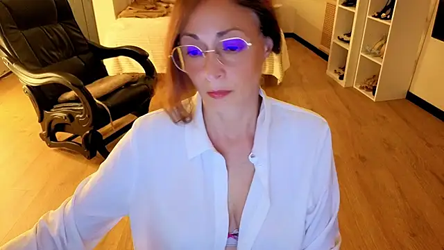 CaringSophie online show from June 14, 2026, 7:26 pm
