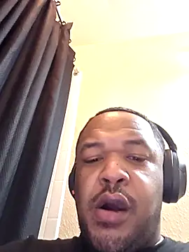 Snapshot of Oakcliffjacker chatting on January 6, 2026, 5:00 am Oakcliffjacker online show from January 6, 2026, 5:00 am