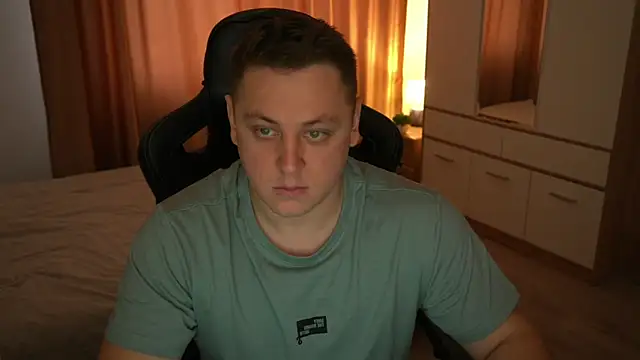 Snapshot of David_Doc chatting on October 13, 2025, 1:12 pm David Doc online show from October 13, 2025, 1:12 pm