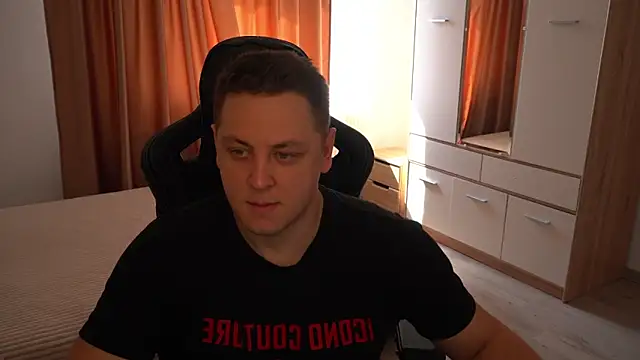 Snapshot of David_Doc chatting on September 10, 2025, 9:52 am David Doc online show from September 10, 2025, 9:52 am