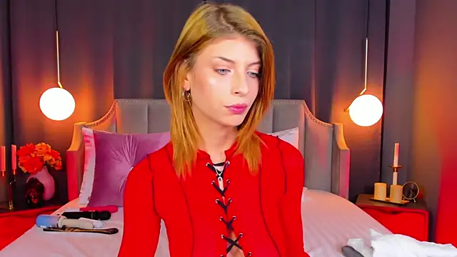 AdoraLynn online show from November 3, 2025, 7:50 pm