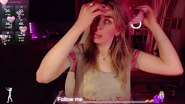 Snapshot of AnnieGOld_ chatting on March 7, 2026, 11:32 pm AnnieGOld online show from March 7, 2026, 11:32 pm