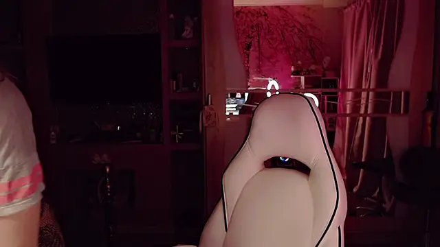 Snapshot of AnnieGOld_ chatting on March 8, 2026, 6:28 am AnnieGOld online show from March 8, 2026, 6:28 am