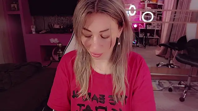 Snapshot of AnnieGOld_ chatting on March 1, 2026, 10:10 pm AnnieGOld online show from March 1, 2026, 10:10 pm