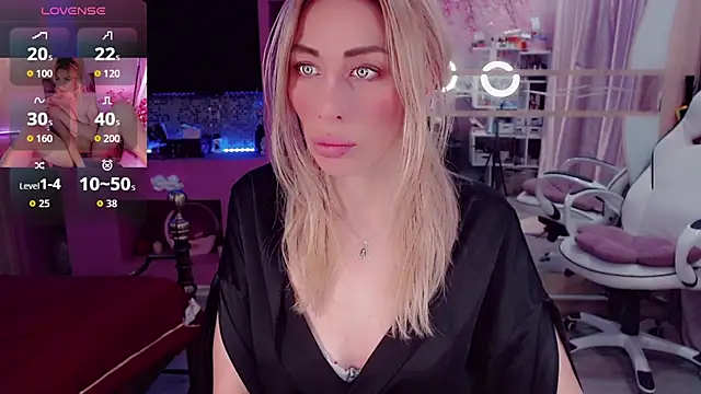 AnnieGOld  online show from October 11, 2025, 11:17 pm