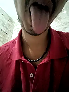 dreamtoungelick69 online show from November 3, 2025, 1:44 am