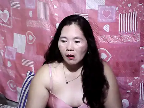 Snapshot of hotpusie_4u chatting on May 18, 2026, 1:49 pm hotpusie 4u online show from May 18, 2026, 1:49 pm