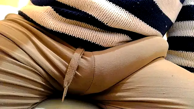 Snapshot of gae89tano chatting on March 11, 2026, 10:26 pm gae89tano online show from March 11, 2026, 10:26 pm