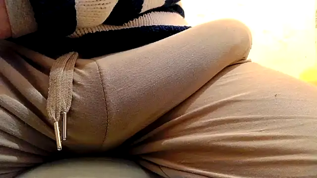 Snapshot of gae89tano chatting on March 20, 2026, 9:05 pm gae89tano online show from March 20, 2026, 9:05 pm