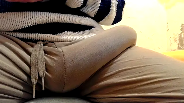 Snapshot of gae89tano chatting on February 8, 2026, 9:23 pm gae89tano online show from February 8, 2026, 9:23 pm