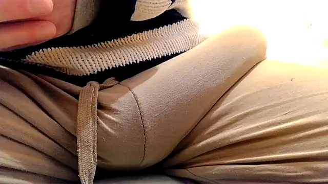 Snapshot of gae89tano chatting on March 12, 2026, 10:30 am gae89tano online show from March 12, 2026, 10:30 am