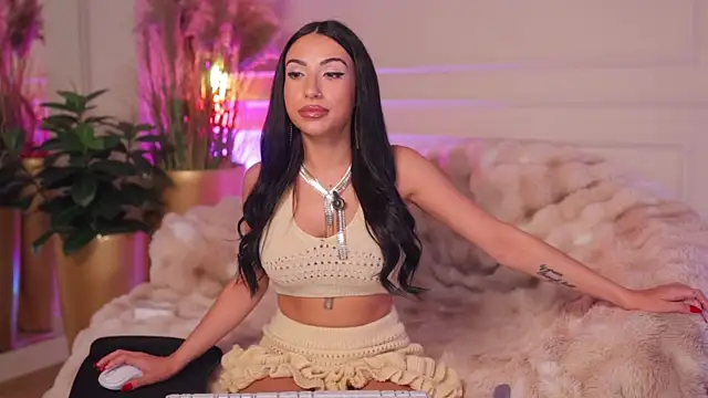 Snapshot of Anais_Bloom chatting on July 23, 2026, 7:21 pm Anais Bloom online show from July 23, 2026, 7:21 pm