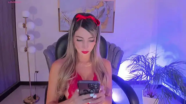 Snapshot of ZoePresleyX chatting on March 9, 2025, 11:25 pm ZoePresleyX online show from March 9, 2025, 11:25 pm